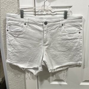 KUT from the Kloth Katy Boyfriend White Denim Short